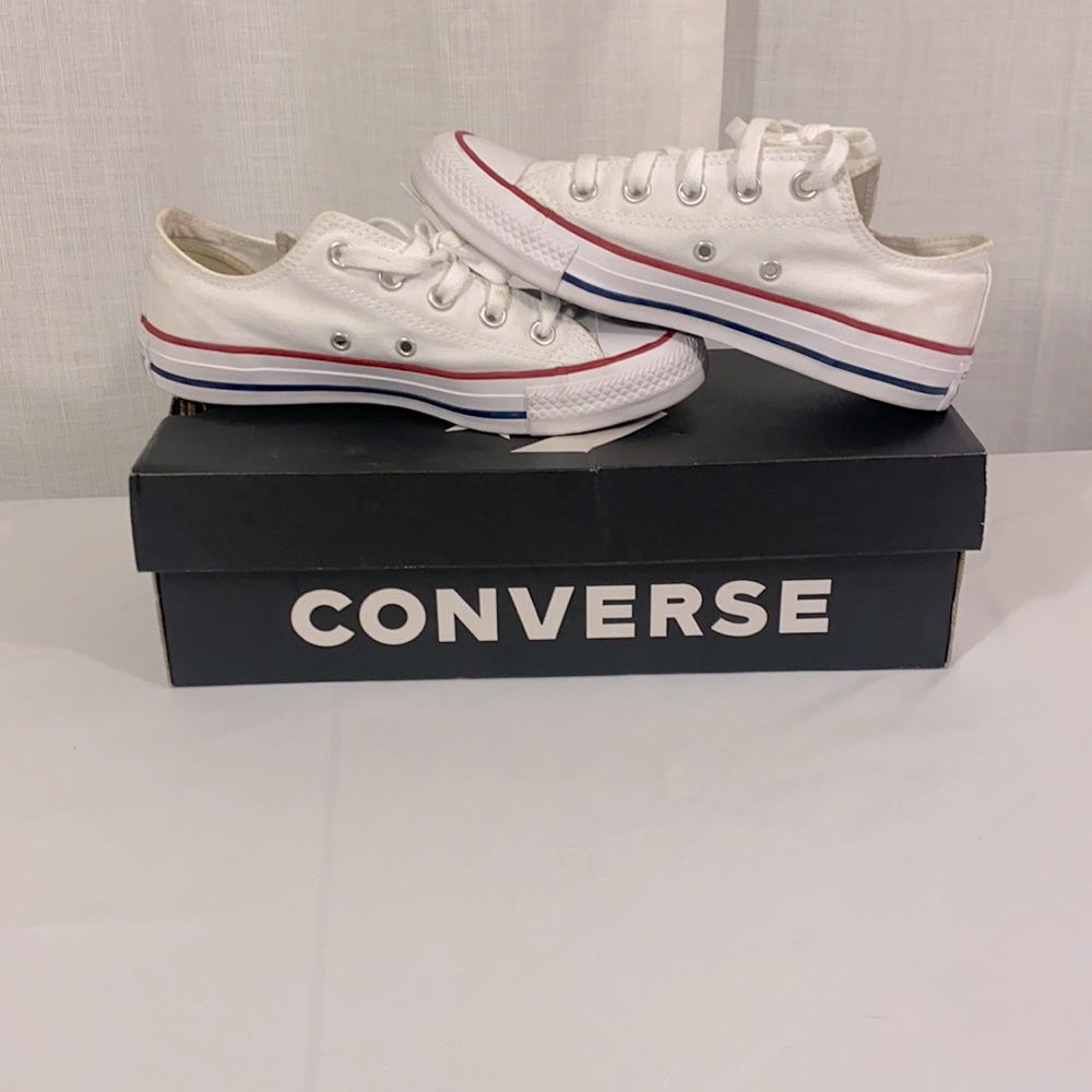 White Chuck Taylor All Star Low Top (Converse)